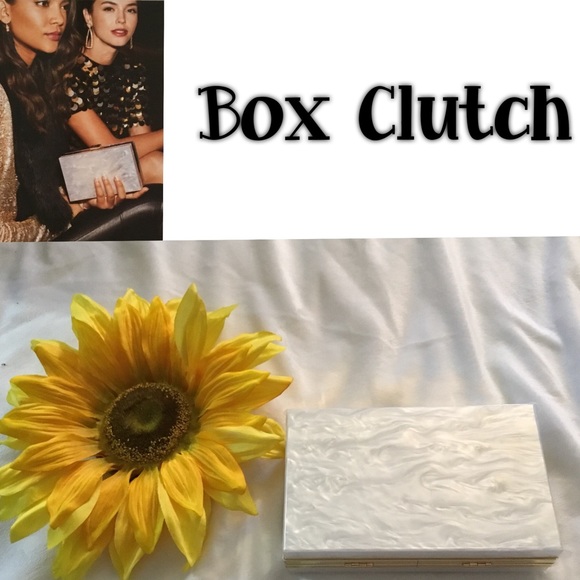 Box Clutch - Picture 1 of 3